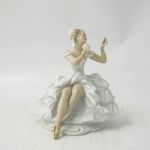 543 1490 FIGURINE